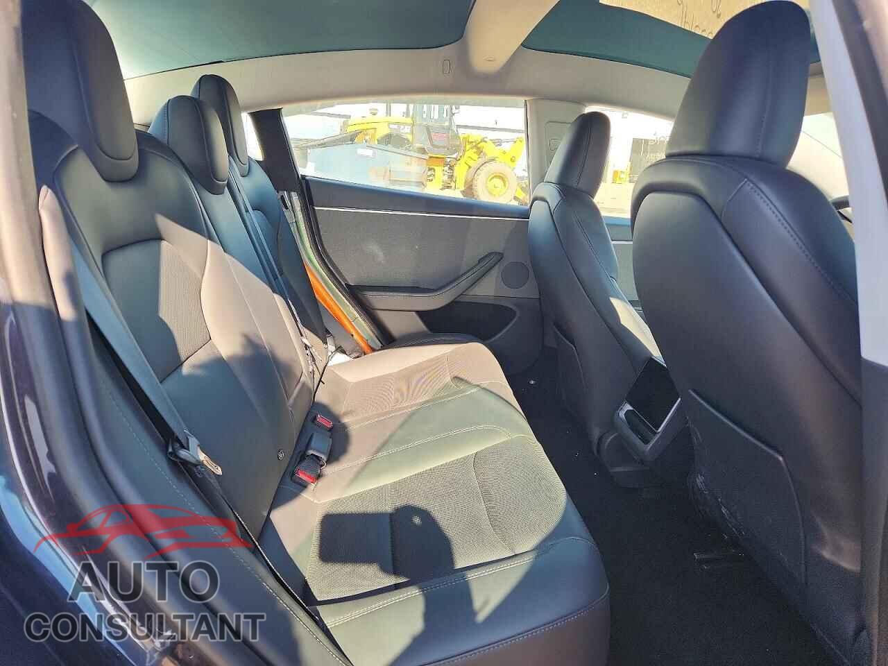 TESLA MODEL 3 2024 - 5YJ3E1EA7RF772435