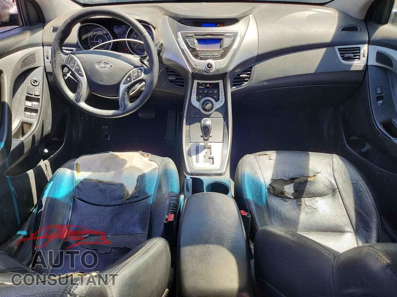 HYUNDAI ELANTRA 2011 - KMHDH4AE2BU157600