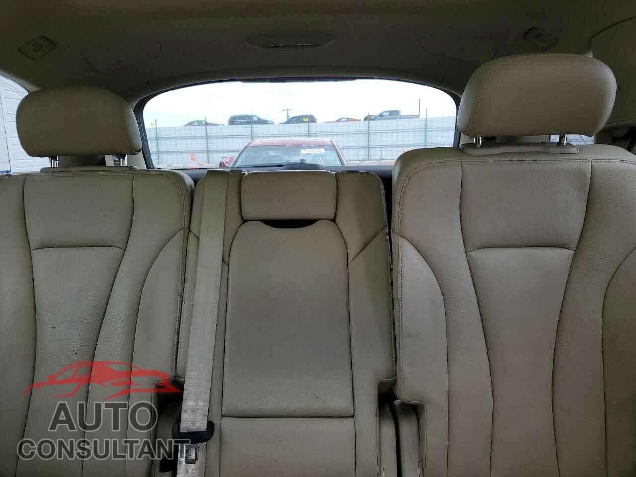 AUDI Q7 2018 - WA1LHAF75JD047075