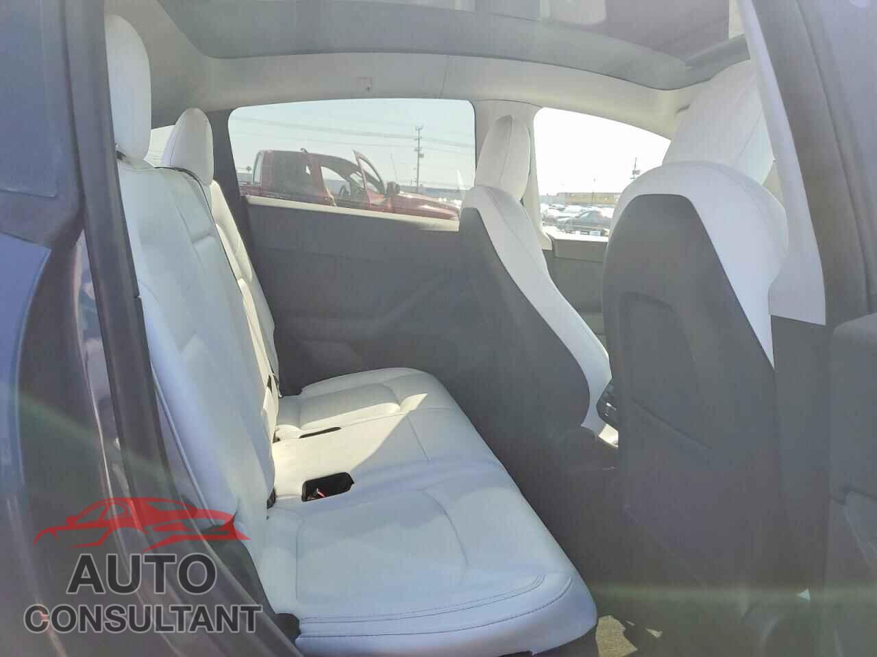 TESLA MODEL Y 2022 - 7SAYGAEE1NF558671