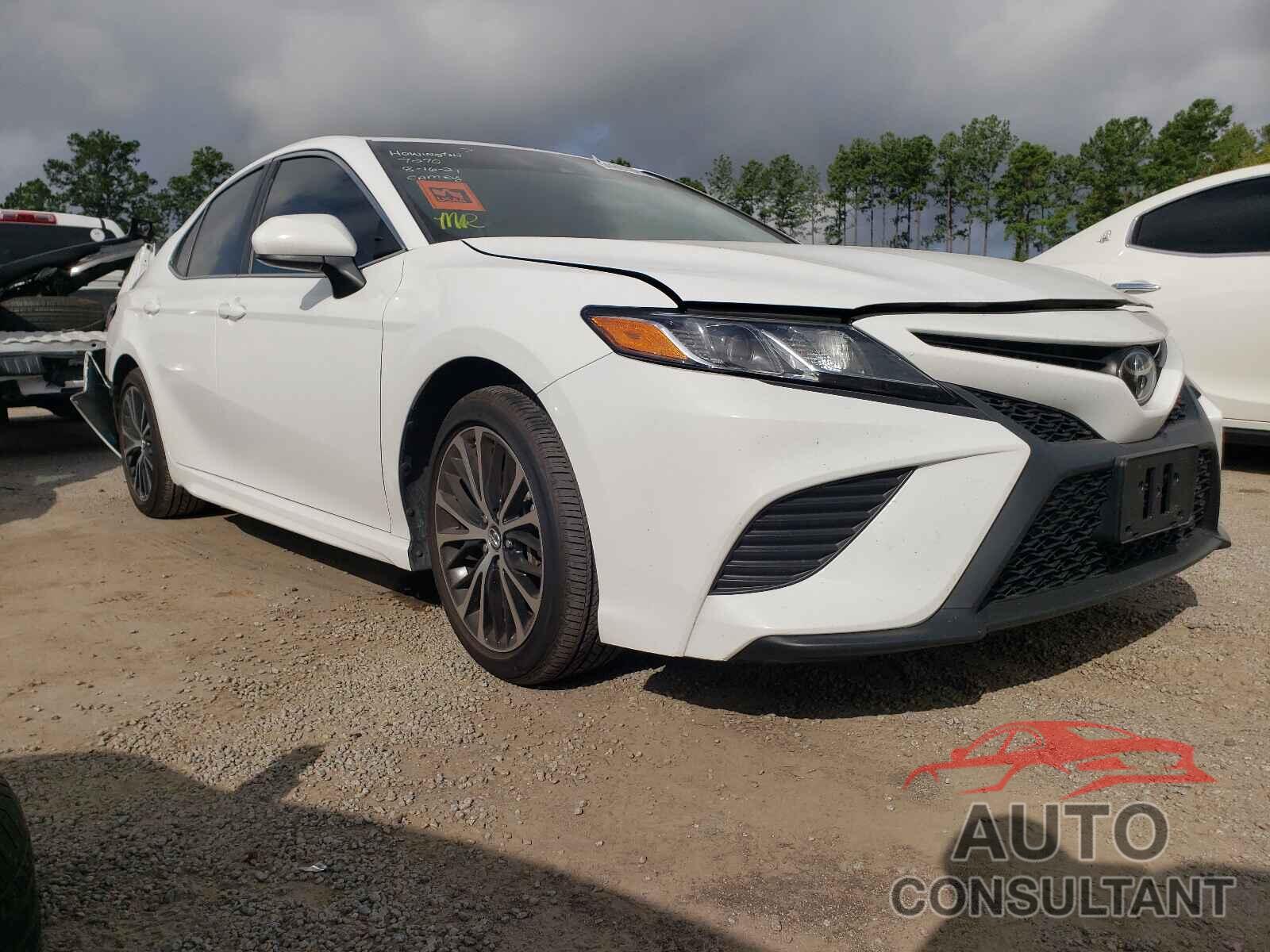 TOYOTA CAMRY 2018 - 4T1B11HK5JU081679