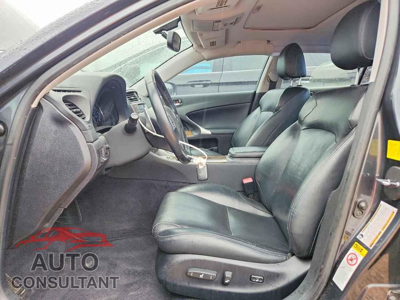 LEXUS IS 2011 - JTHBF5C29B5141073