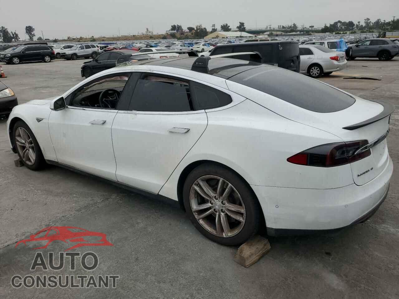 TESLA MODEL S 2016 - 5YJSA1E17GF121908