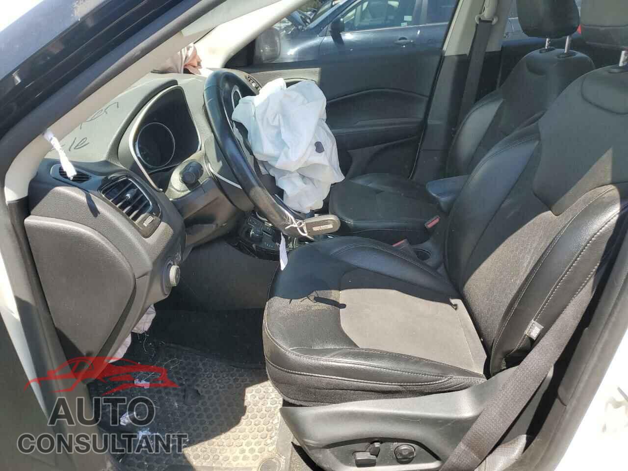 JEEP COMPASS 2019 - 3C4NJDBB6KT828486