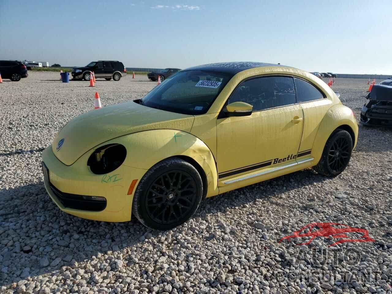 VOLKSWAGEN BEETLE 2013 - 3VWJX7AT2DM602903