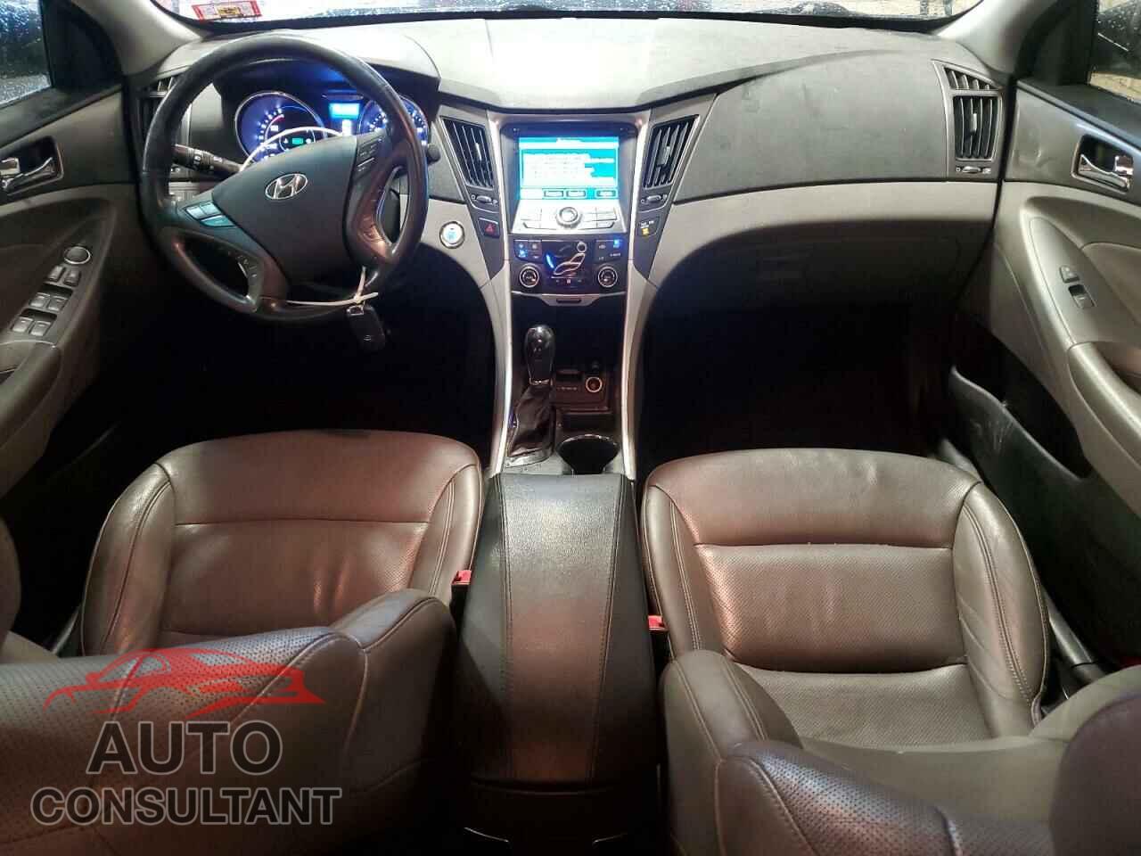 HYUNDAI SONATA 2013 - KMHEC4A45DA072880