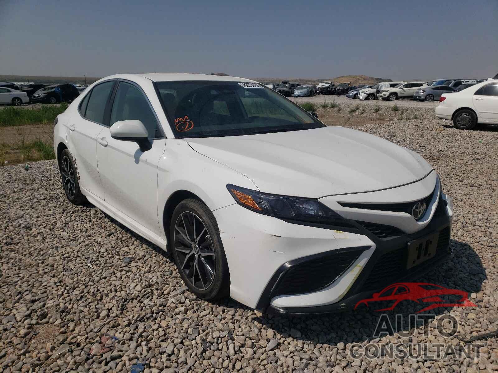 TOYOTA CAMRY 2021 - 4T1G11AK6MU538360