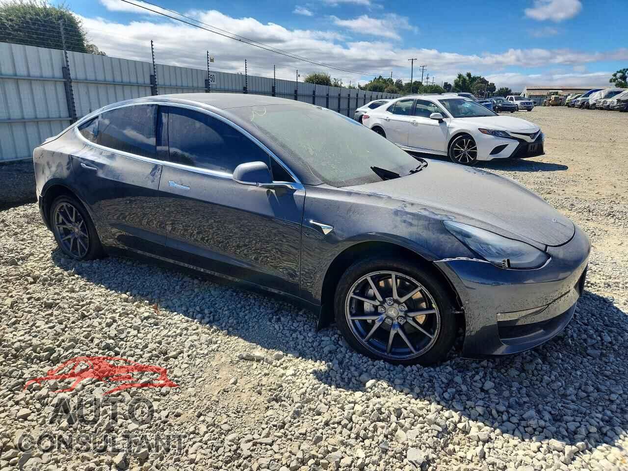 TESLA MODEL 3 2018 - 5YJ3E1EA8JF158109