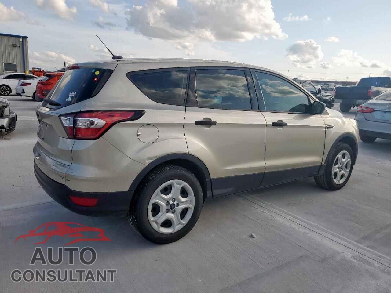 FORD ESCAPE 2017 - 1FMCU0F79HUC49256