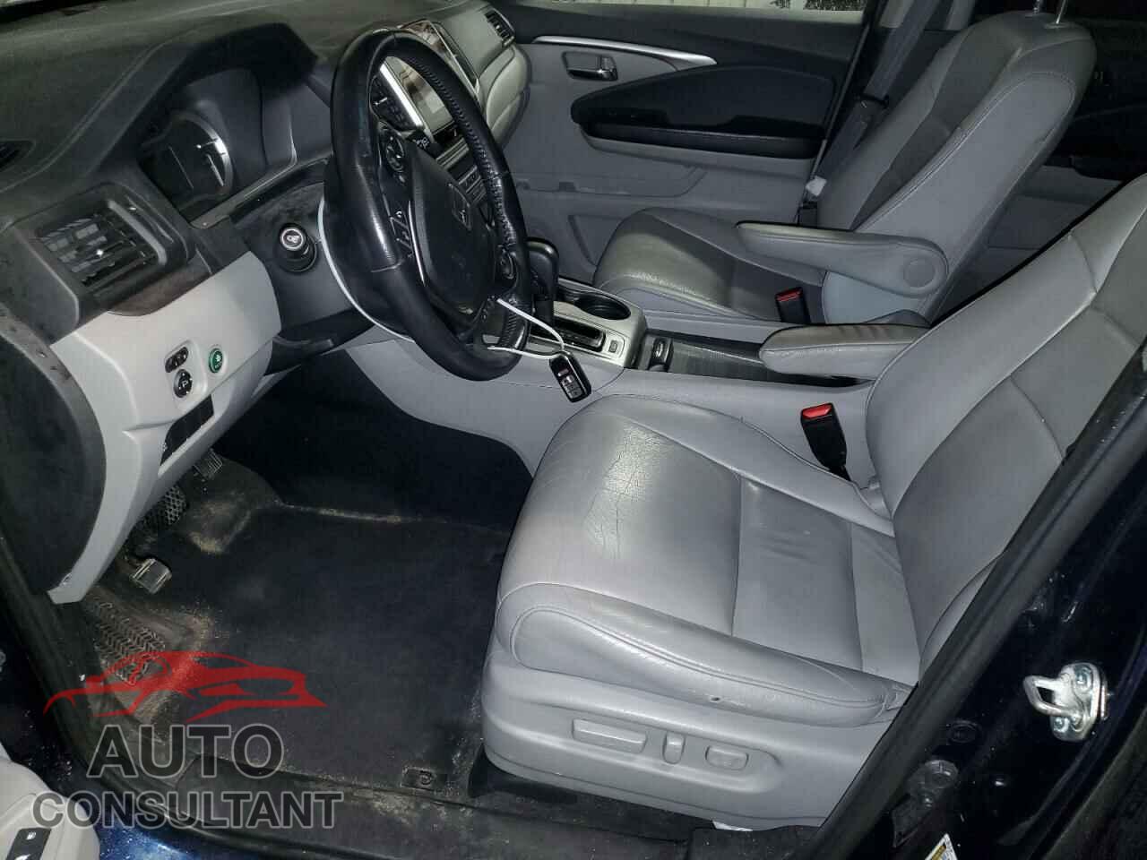 HONDA PILOT 2017 - 5FNYF6H52HB088129