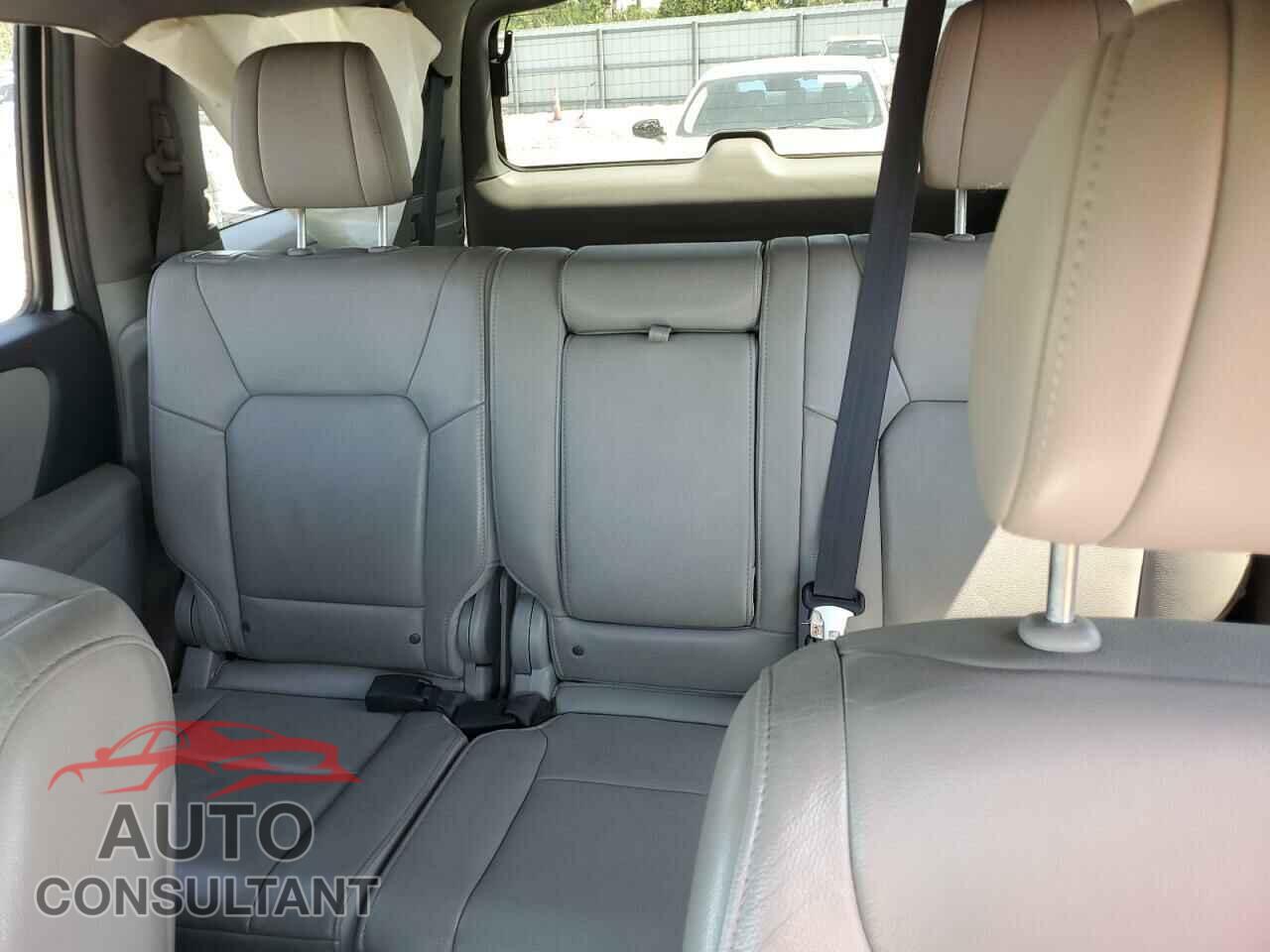HONDA PILOT 2015 - 5FNYF3H57FB009744