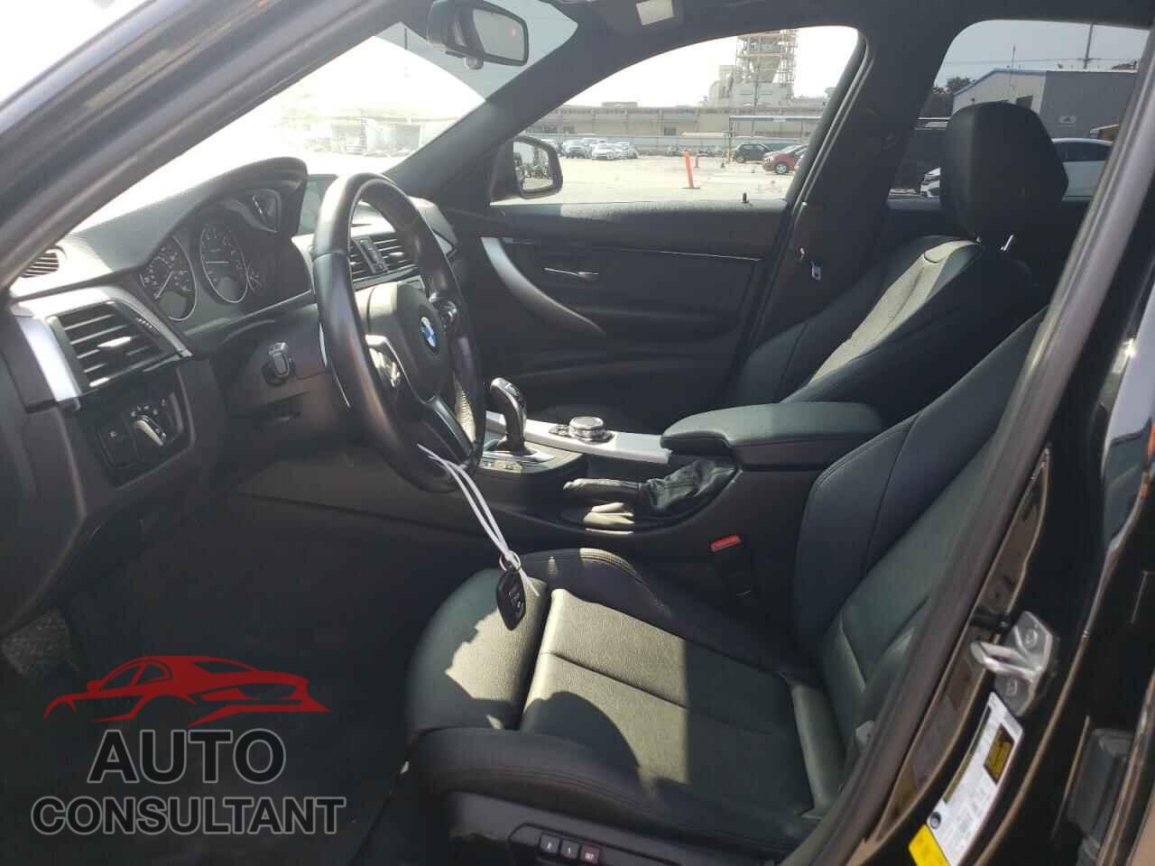 BMW 3 SERIES 2016 - WBA8E9G55GNU28358