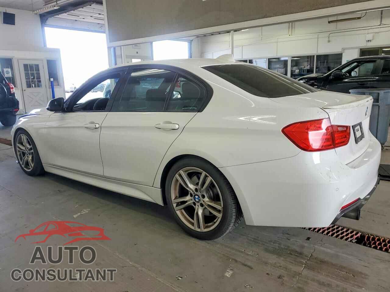 BMW 3 SERIES 2013 - WBA3B9C56DF587601