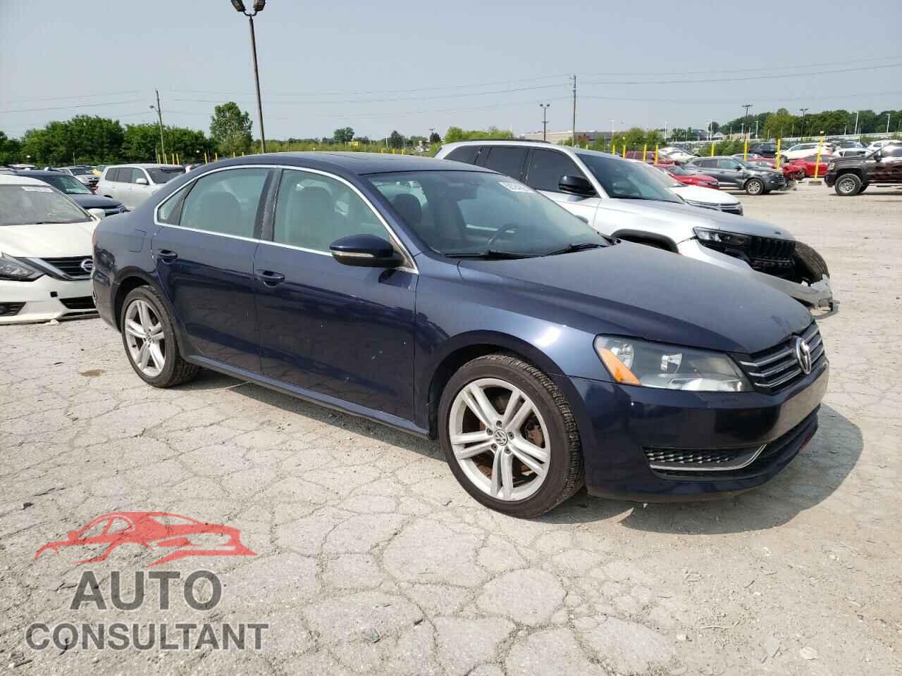 VOLKSWAGEN PASSAT 2012 - 1VWBM7A30CC087834