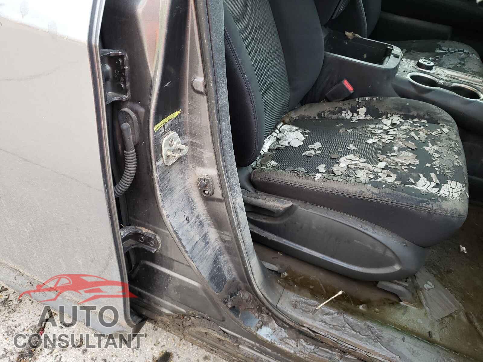 NISSAN PATHFINDER 2017 - 5N1DR2MM1HC685101