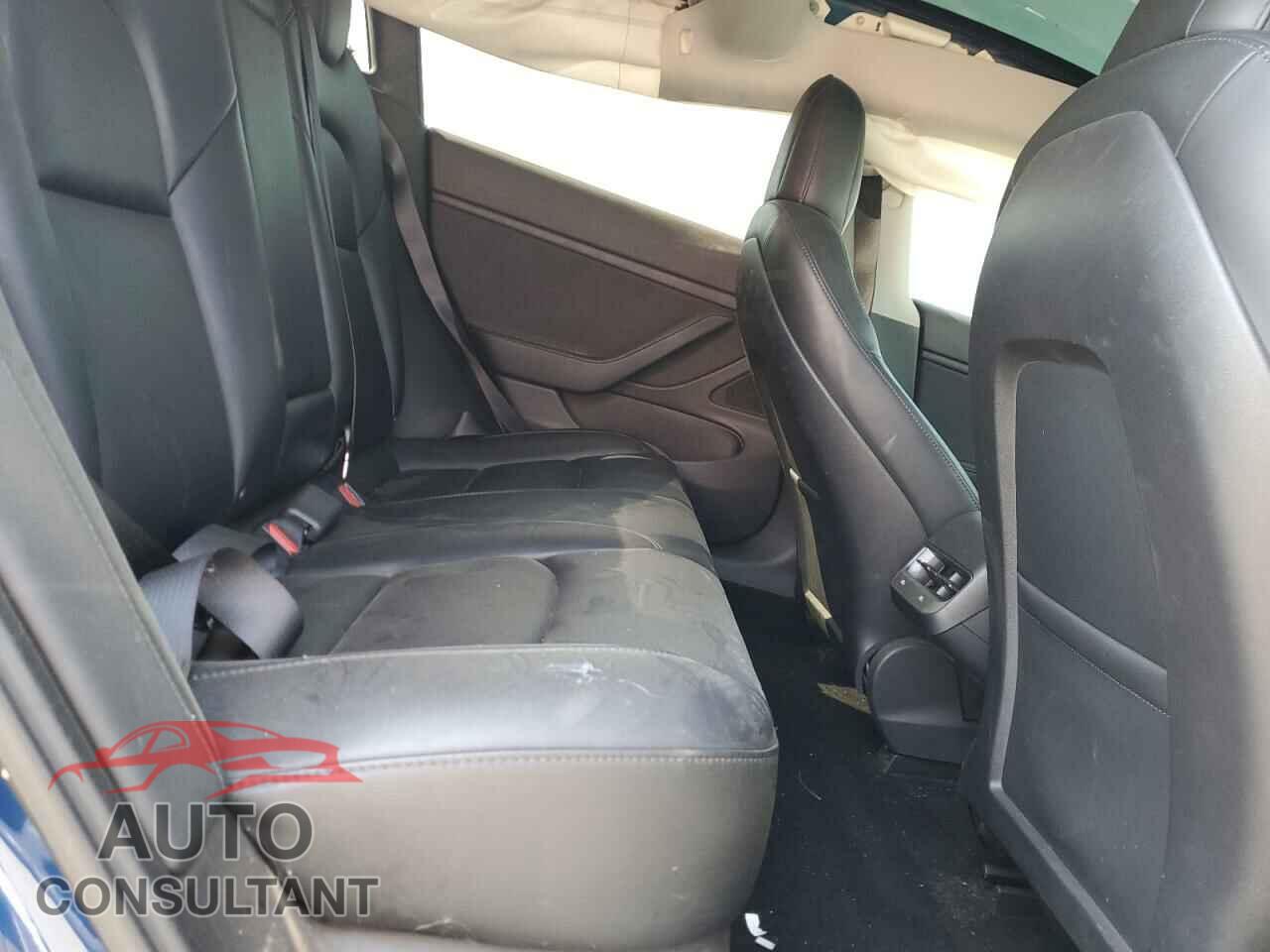 TESLA MODEL 3 2019 - 5YJ3E1EB5KF211102