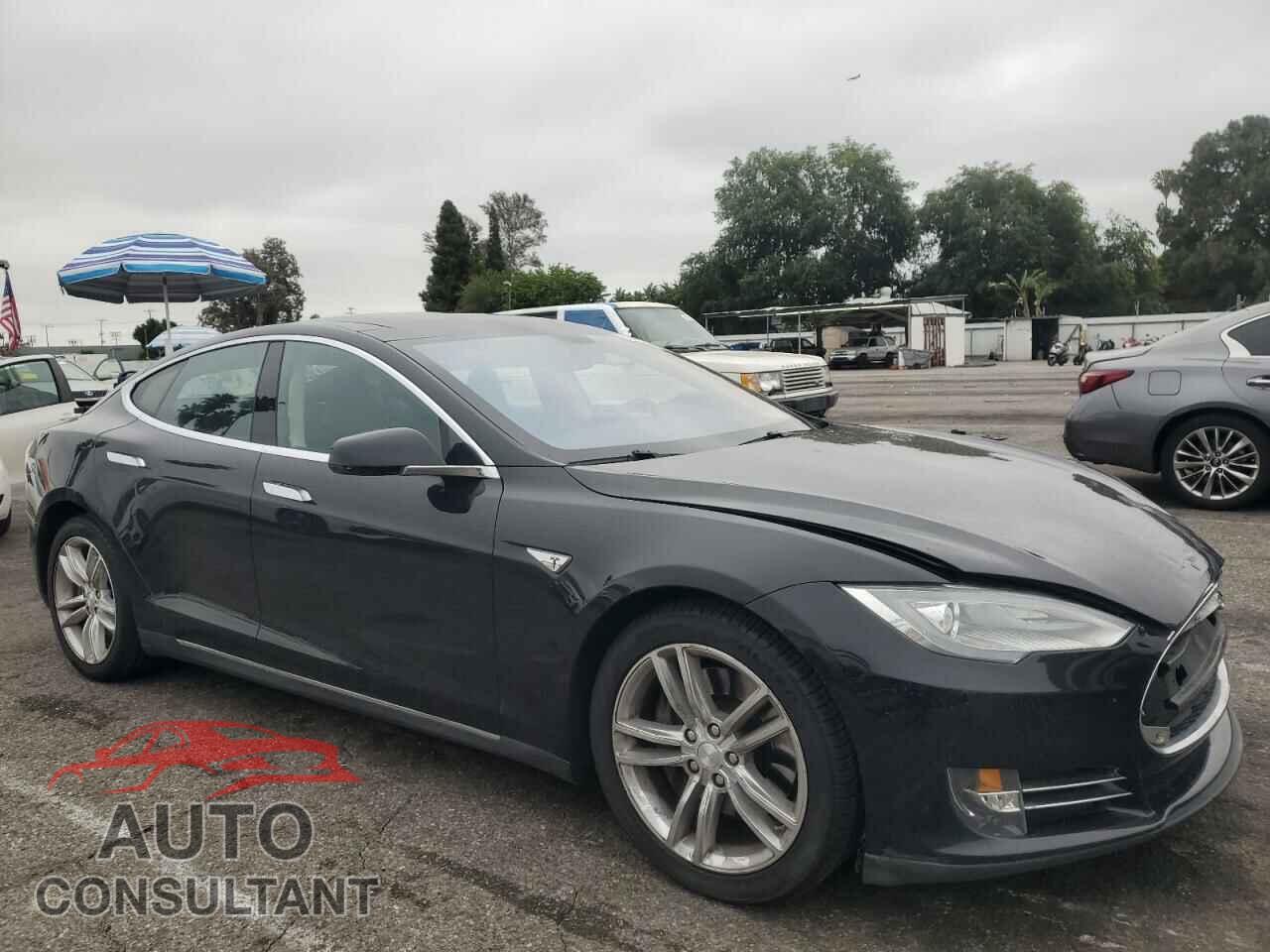 TESLA MODEL S 2013 - 5YJSA1BG1DFP12644
