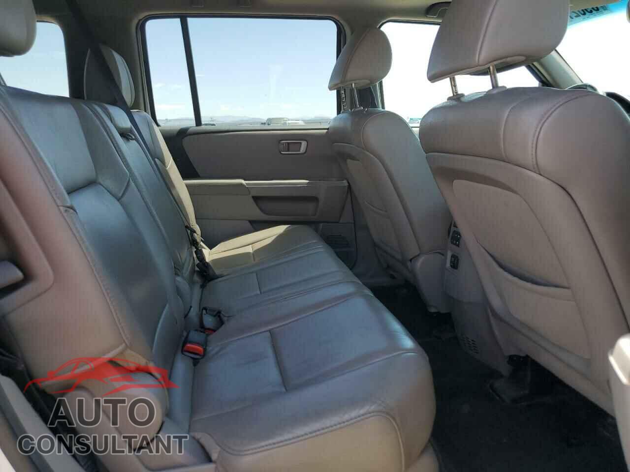 HONDA PILOT 2012 - 5FNYF4H52CB084031