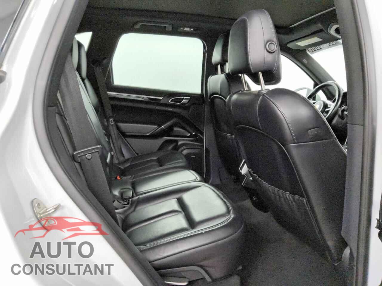 PORSCHE CAYENNE 2016 - WP1AA2A24GKA13215