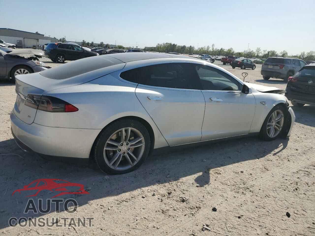 TESLA MODEL S 2013 - 5YJSA1CG3DFP08951