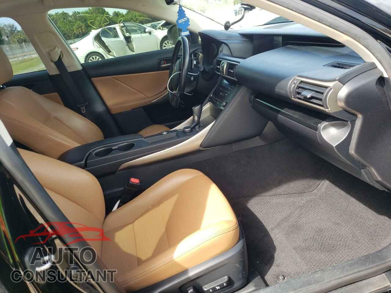 LEXUS IS 2017 - JTHBA1D24H5052946