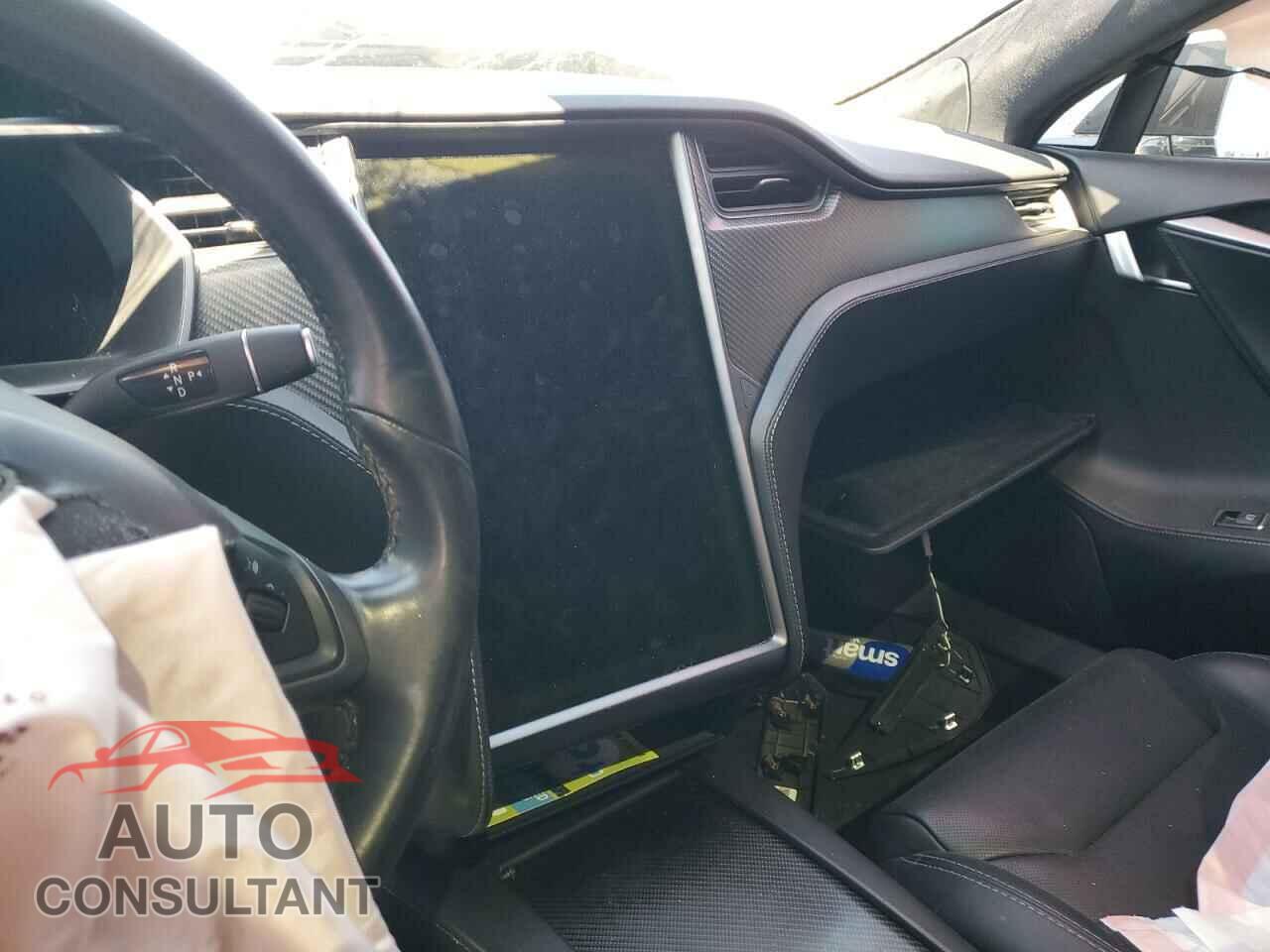 TESLA MODEL S 2019 - 5YJSA1E4XKF302097