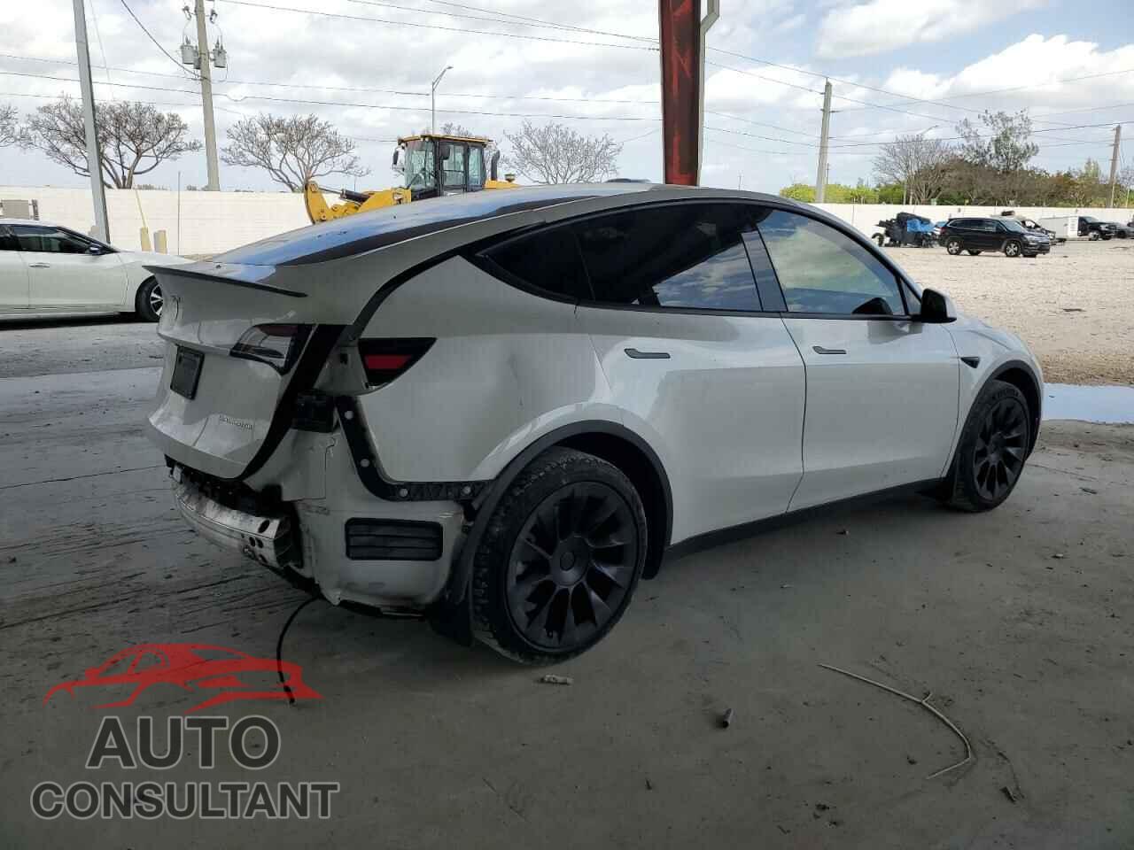 TESLA MODEL Y 2021 - 5YJYGDEEXMF088475
