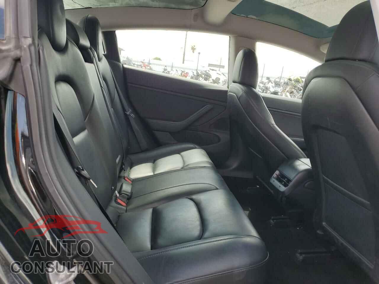 TESLA MODEL 3 2018 - 5YJ3E1EA2JF165587