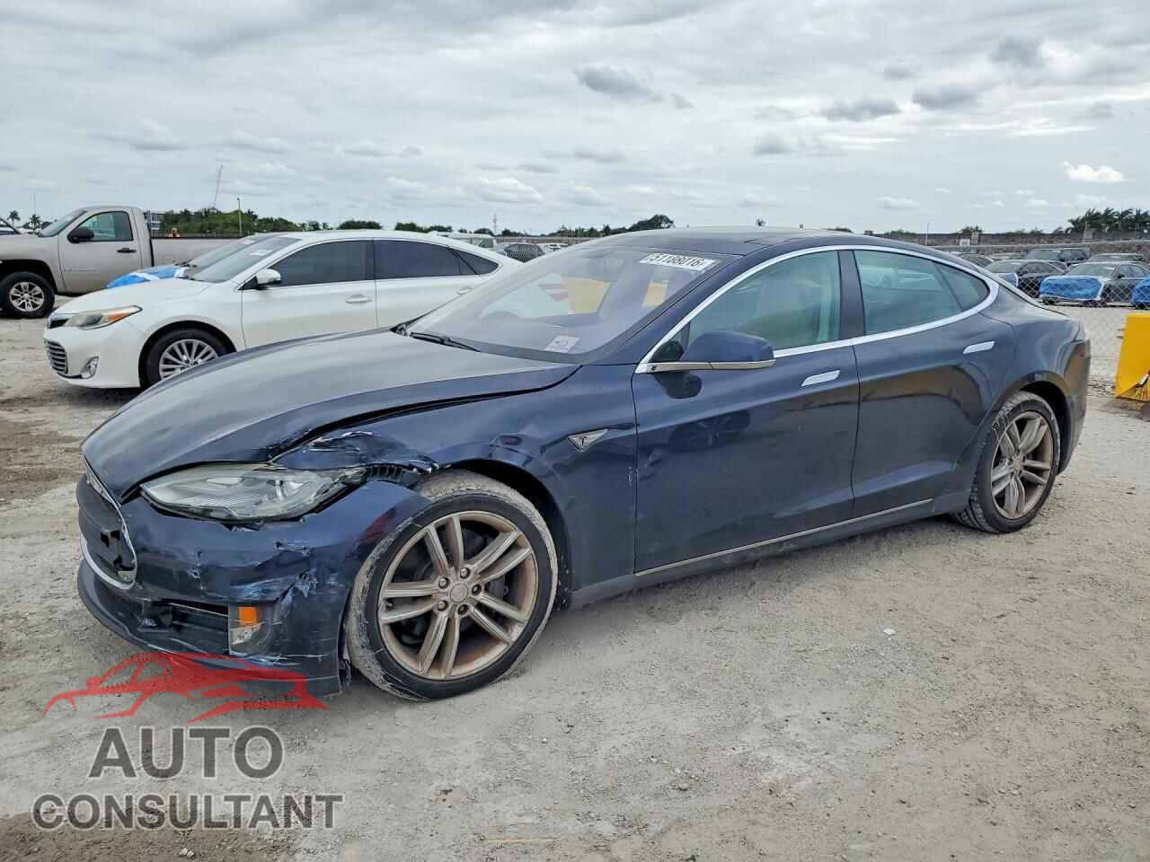 TESLA MODEL S 2013 - 5YJSA1CN7DFP19725