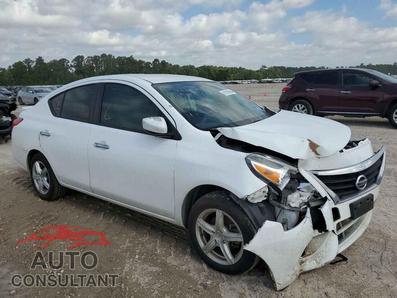 NISSAN VERSA 2019 - 3N1CN7AP3KL800934