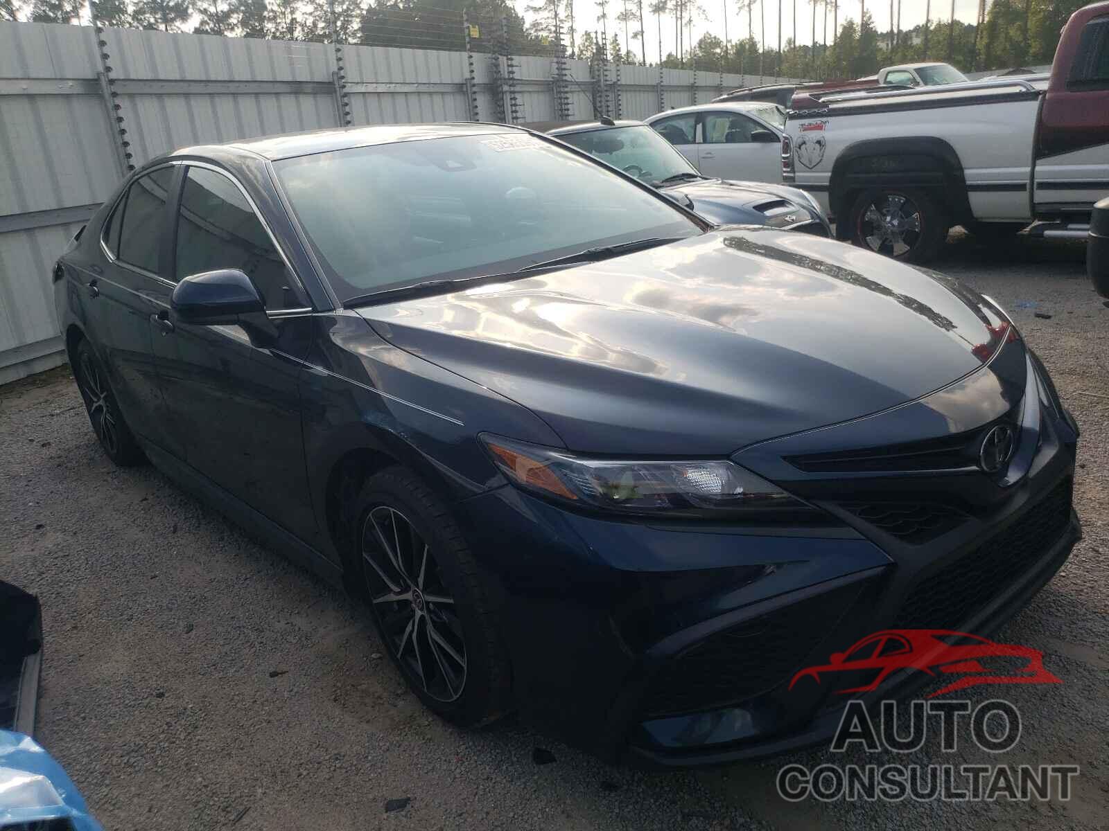 TOYOTA CAMRY 2021 - 4T1G11AK6MU534177