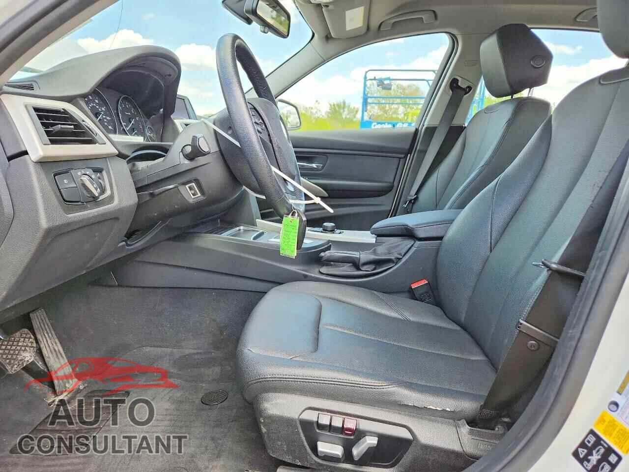 BMW 3 SERIES 2018 - WBA8A3C57JA486923