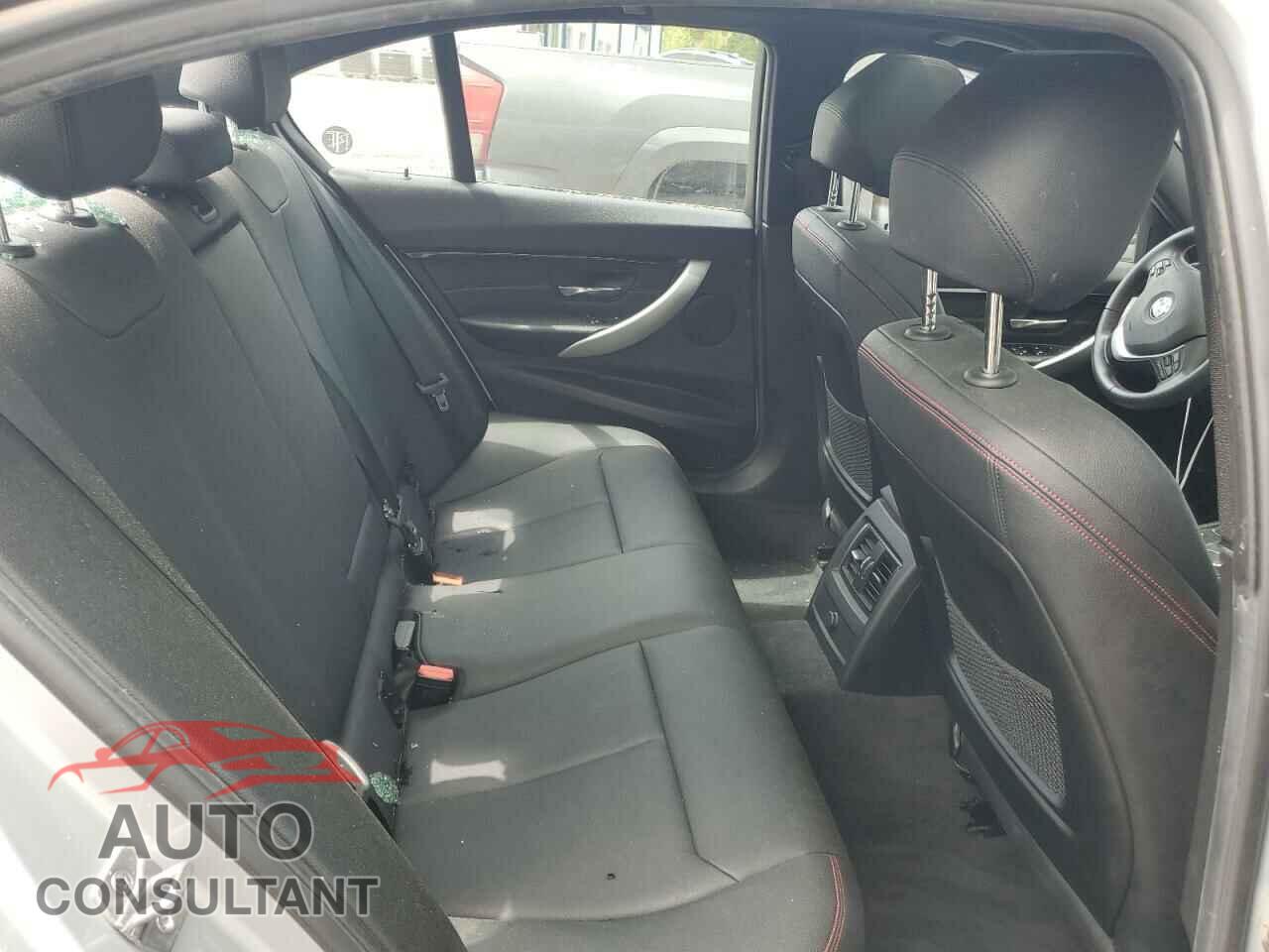 BMW 3 SERIES 2016 - WBA8E3G58GNU38640