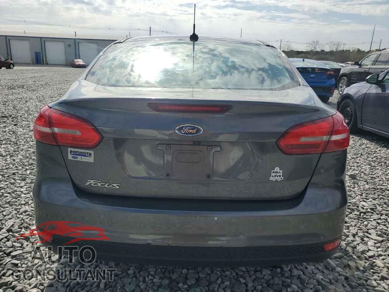 FORD FOCUS 2017 - 1FADP3E20HL250699