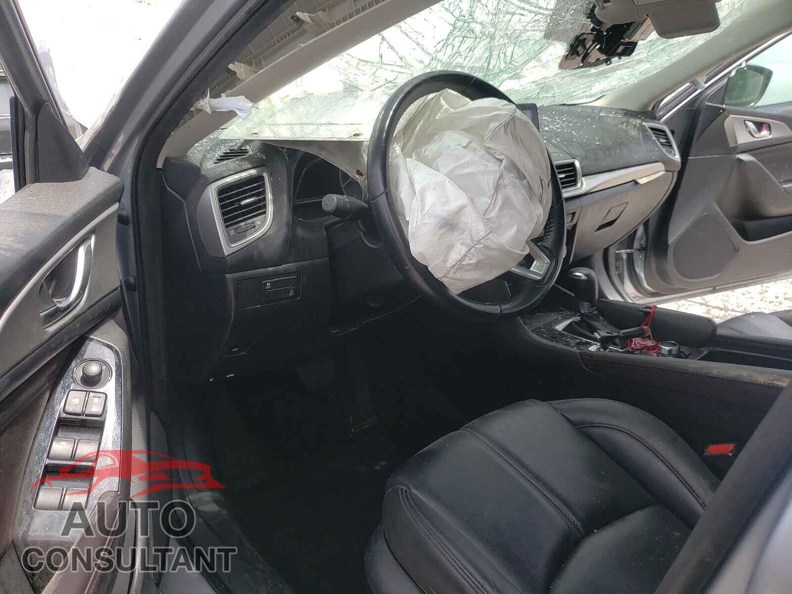 MAZDA 3 2018 - 3MZBN1V32JM181925