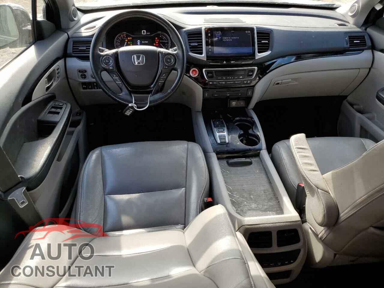 HONDA PILOT 2017 - 5FNYF6H94HB048329