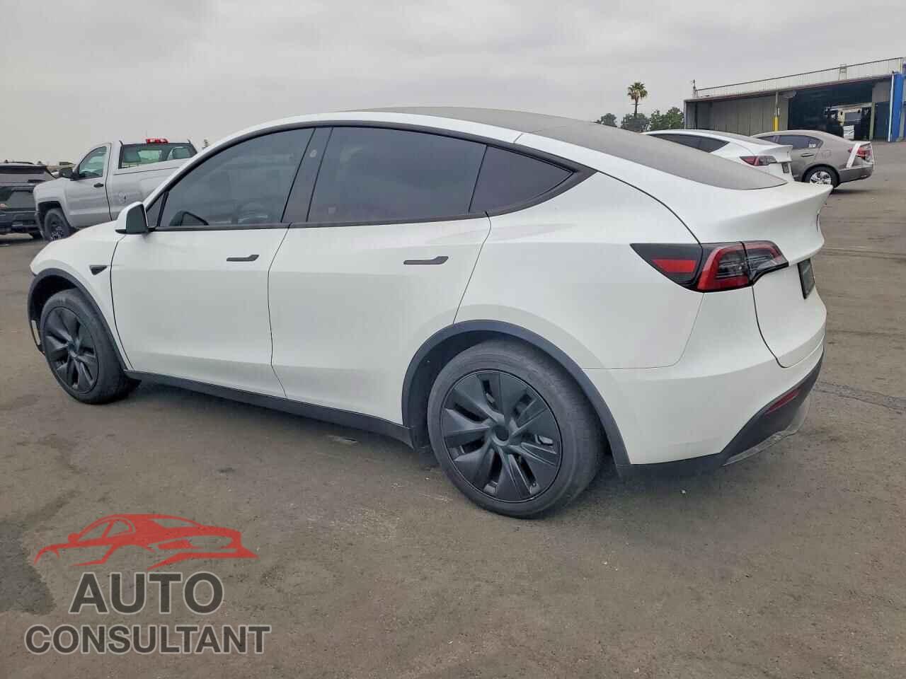 TESLA MODEL Y 2025 - 7SAYGDED0SF242568