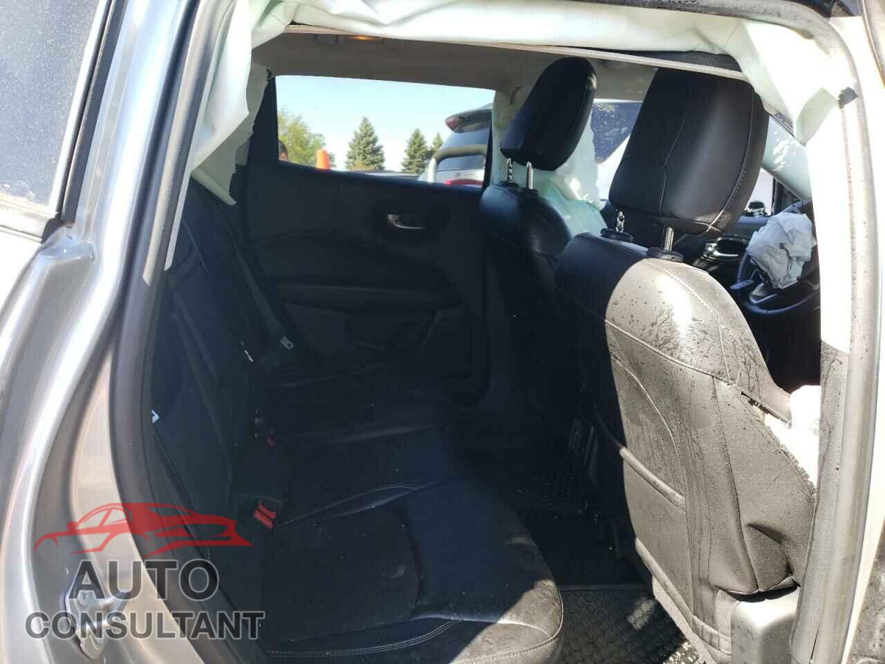 JEEP COMPASS 2018 - 3C4NJDBB0JT399036