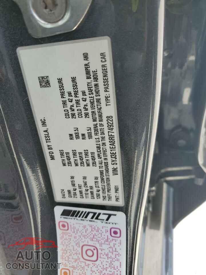 TESLA MODEL 3 2024 - 5YJ3E1EA8RF749228