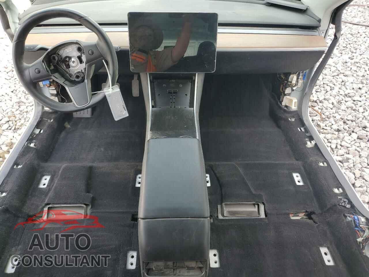 TESLA MODEL 3 2019 - 5YJ3E1EA6KF401661