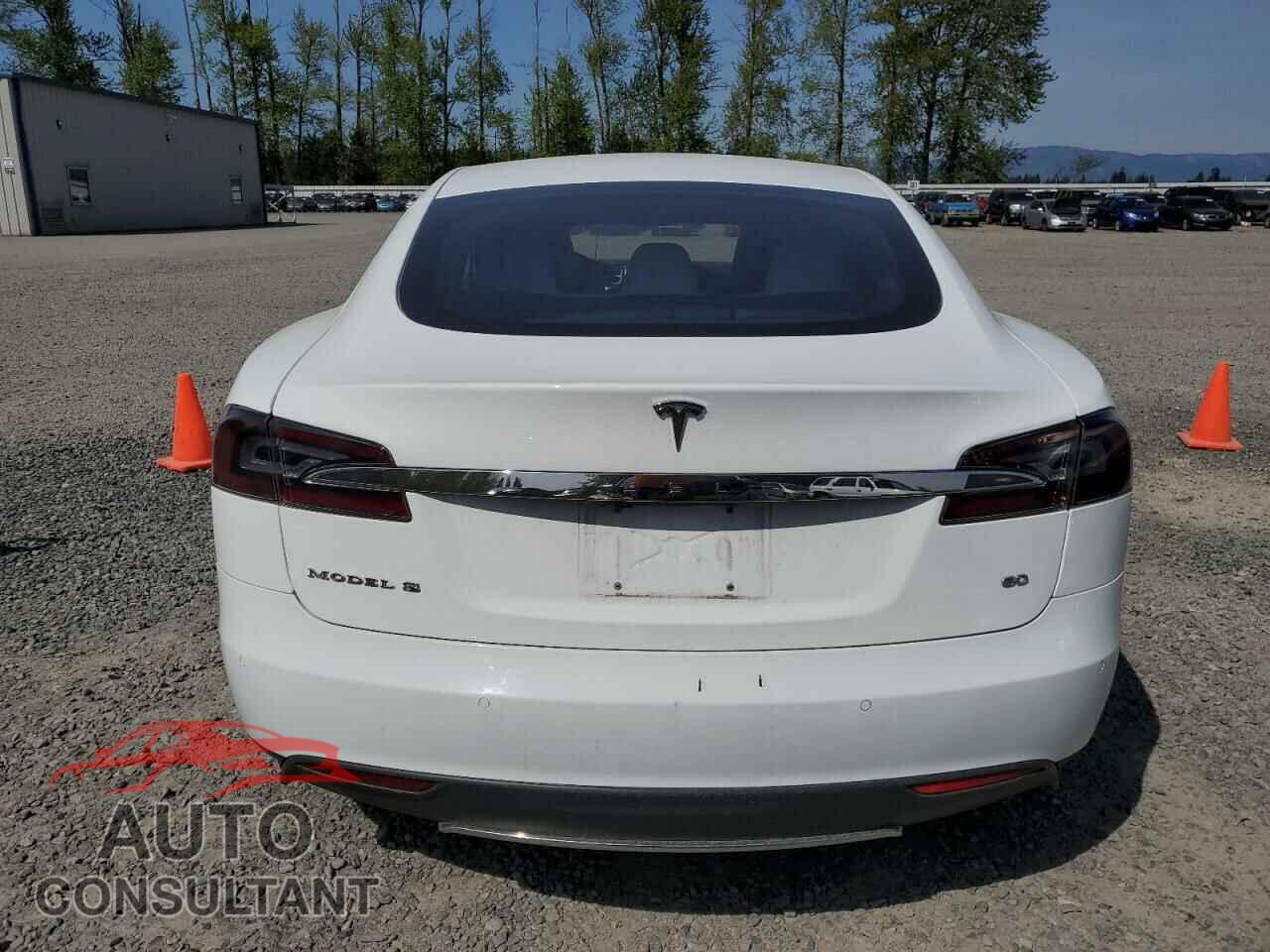 TESLA MODEL S 2015 - 5YJSA1S1XFFP77555