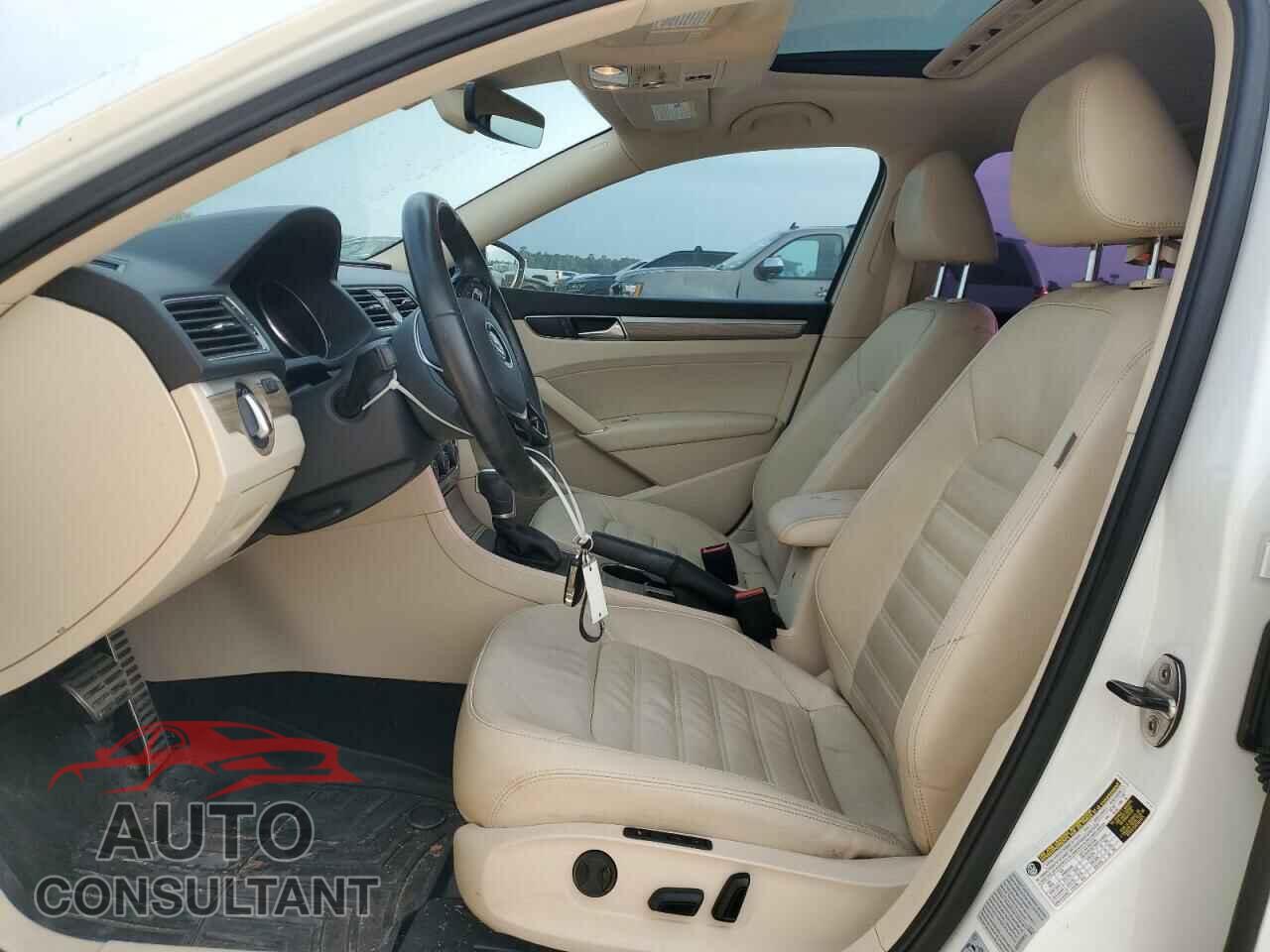VOLKSWAGEN PASSAT 2017 - 1VWCT7A32HC026290