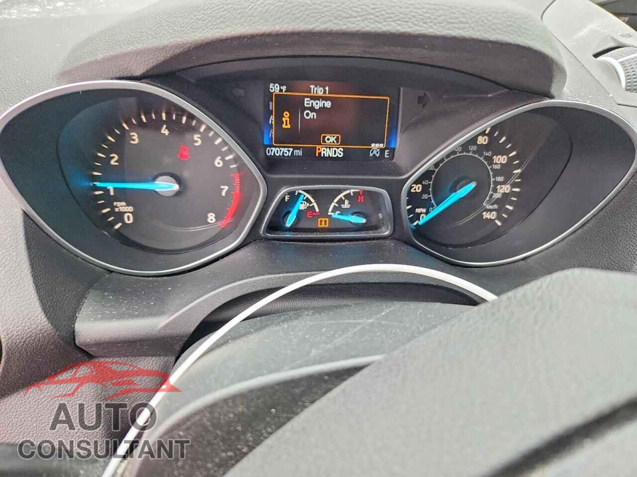 FORD ESCAPE 2017 - 1FMCU0GD0HUB79912