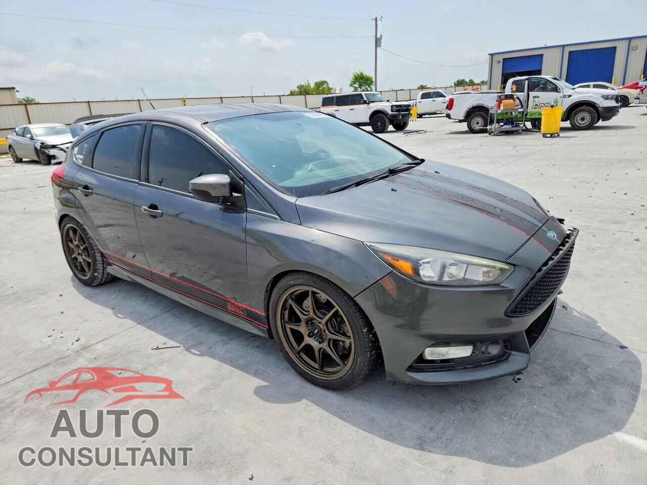FORD FOCUS 2017 - 1FADP3L95HL331813