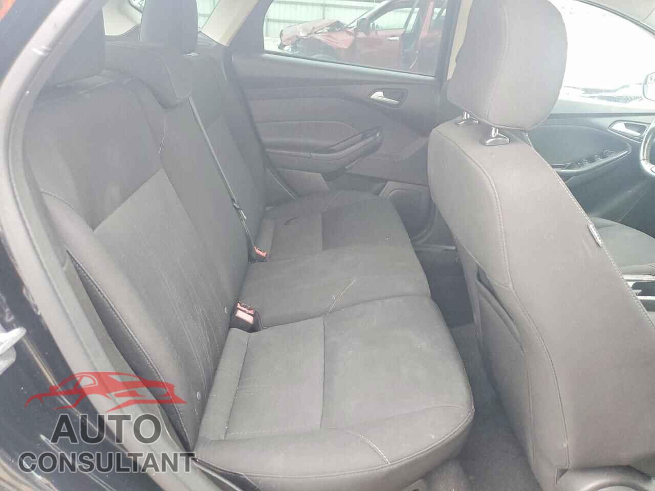 FORD FOCUS 2016 - 1FADP3K29GL249571