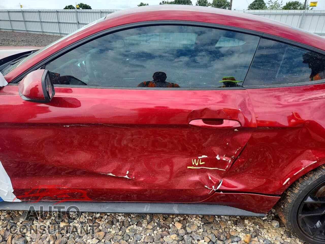 FORD MUSTANG 2017 - 1FA6P8AM1H5286841