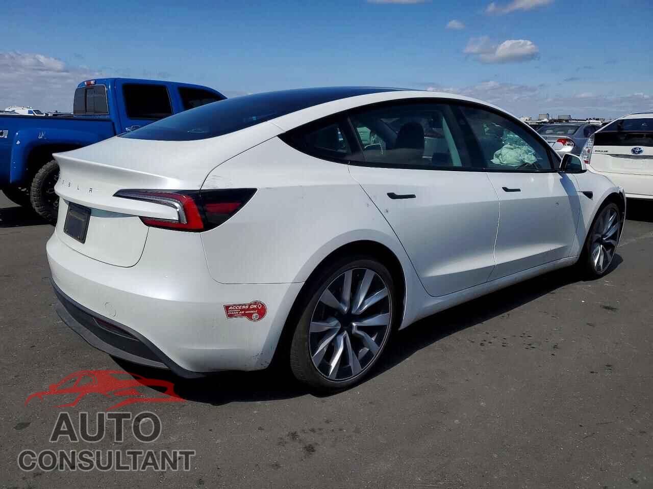 TESLA MODEL 3 2024 - 5YJ3E1EA7RF730346