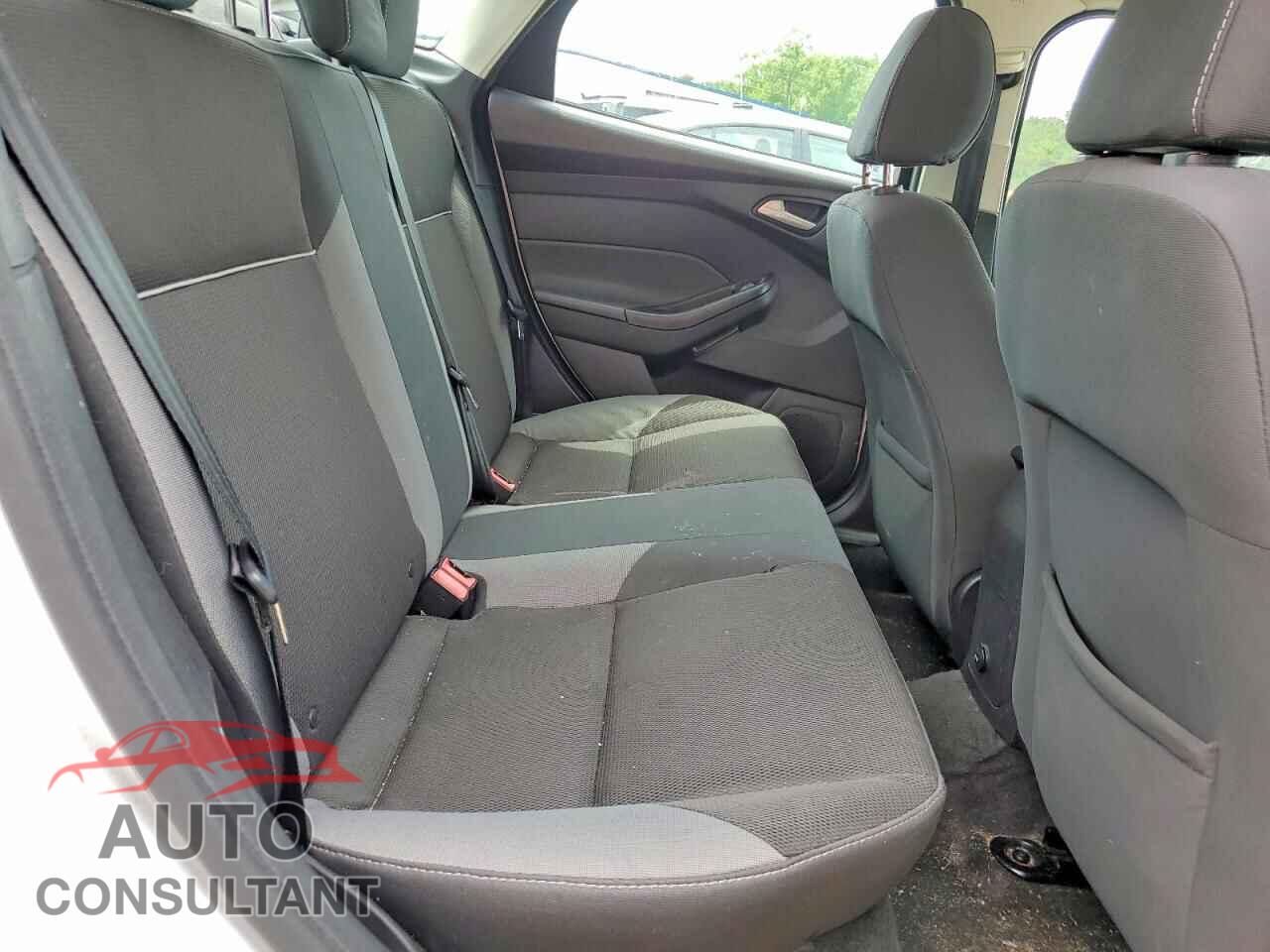 FORD FOCUS 2014 - 1FADP3F29EL106496