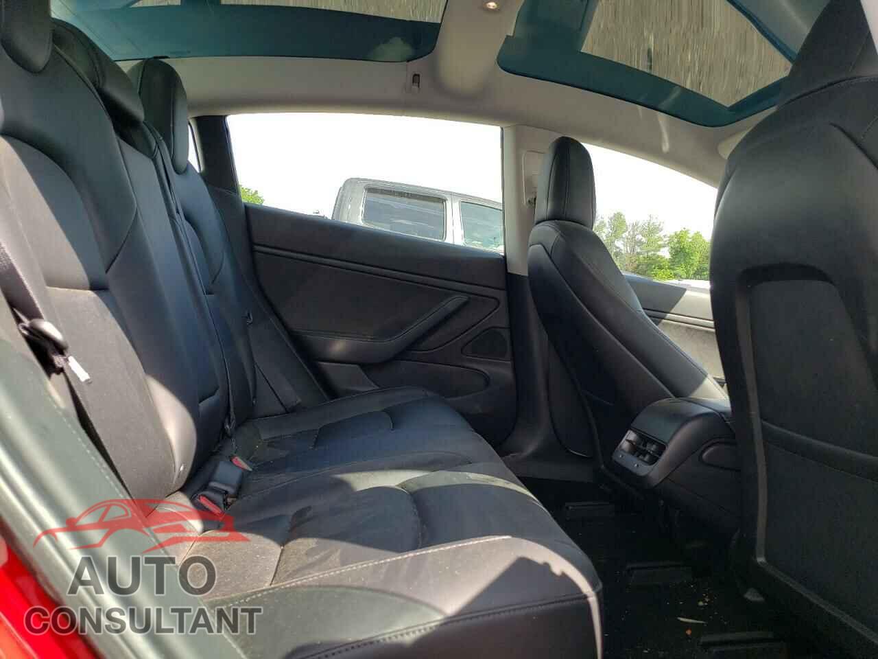 TESLA MODEL 3 2019 - 5YJ3E1EB7KF193881