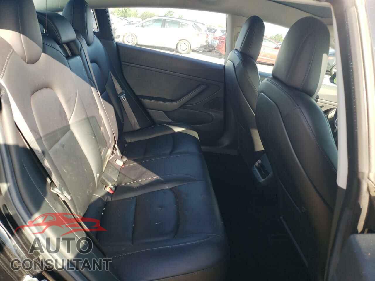 TESLA MODEL 3 2018 - 5YJ3E1EA1JF070258